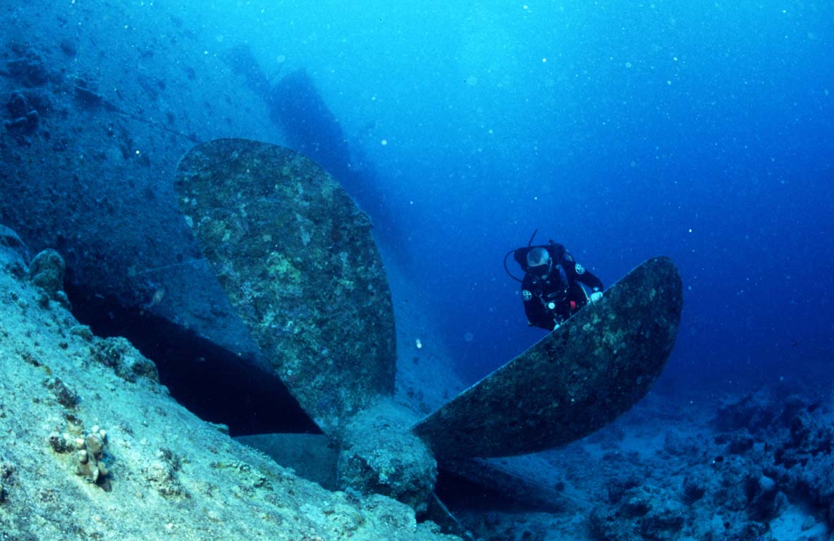 Propellor and diver on theThistlegorm
